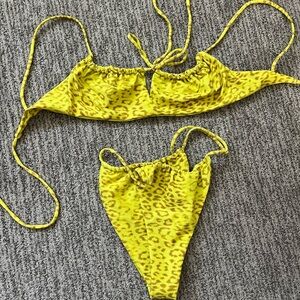 Skatie yellow leopard bikini